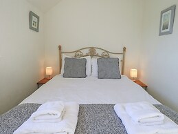 2 Lupton Hall Cottages