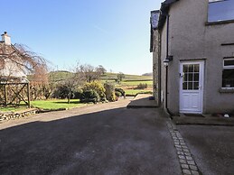 2 Lupton Hall Cottages