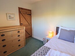 2 Lupton Hall Cottages