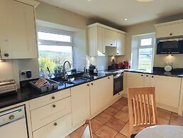 2 Lupton Hall Cottages