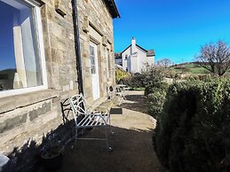 2 Lupton Hall Cottages