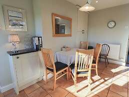2 Lupton Hall Cottages