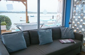 Wax Hostel & Apts