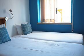 Wax Hostel & Apts