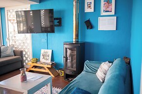 Wax Hostel & Apts