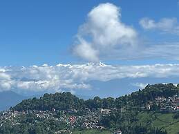 Himalayan paradise - Grand Retreat & Dining