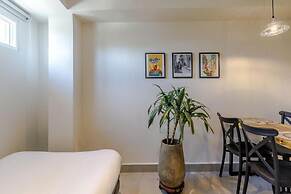 De la Cruz Studio apartments