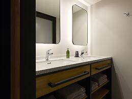 BASE LAYER HOTEL Fukuoka