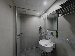 BASE LAYER HOTEL Fukuoka