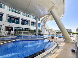 PVH - Opalz by Danube 1BR with Jacuzzi