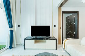 PVH - Opalz by Danube 1BR with Jacuzzi