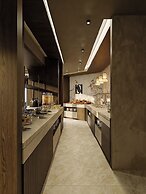Nesean Plaza Hotel