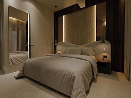 Nesean Plaza Hotel