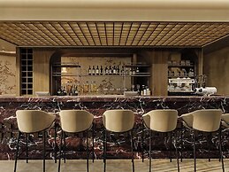 Nesean Plaza Hotel