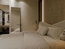 Nesean Plaza Hotel