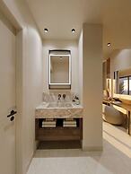 Nesean Plaza Hotel