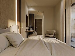 Nesean Plaza Hotel