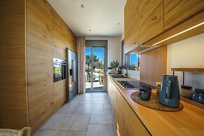 WEST VILLA by CYAMES