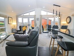 Waters Edge Lodge