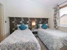 Waters Edge Lodge
