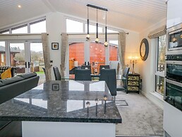 Waters Edge Lodge