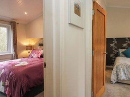 Waters Edge Lodge