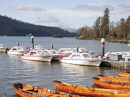Waters Edge Lodge