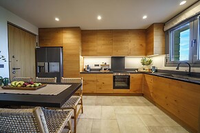 EAST VILLA by CYAMES