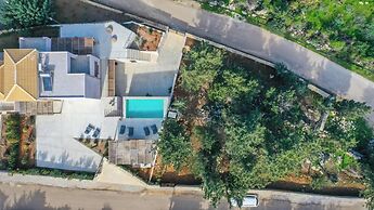EAST VILLA by CYAMES