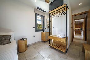 EAST VILLA by CYAMES