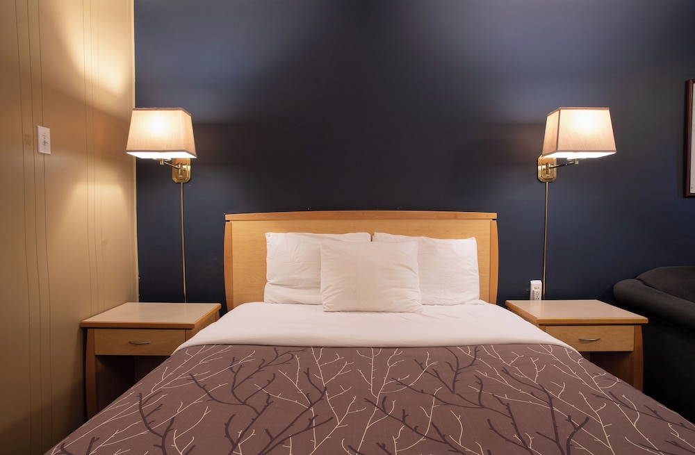 EasyStay Inn & Suites Fernie