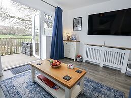 8 Park View Grove