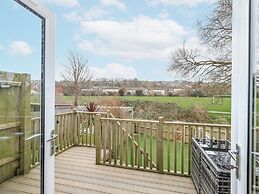 8 Park View Grove