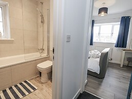 8 Park View Grove