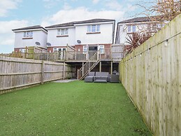 8 Park View Grove