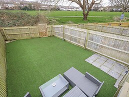8 Park View Grove
