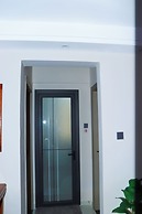 Top Notch One-Bedroom Apartment