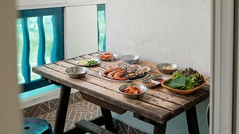Gyeongju Breeze Spa Pension