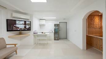 Gyeongju Breeze Spa Pension