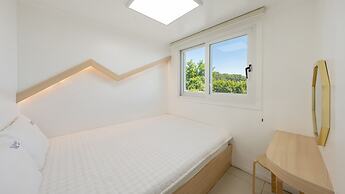 Gyeongju Breeze Spa Pension