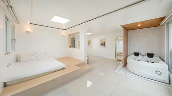 Gyeongju Breeze Spa Pension
