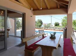 Villa Ulika With Pool