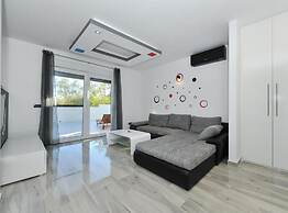 Adriatic Villa Privlaka With Pool