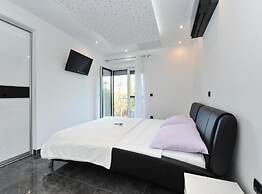 Adriatic Villa Privlaka With Pool