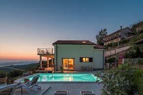 Holiday Home Kvarner With Heated Pool