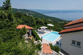 Holiday Home Kvarner With Heated Pool