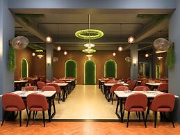 Hotel Om Vilas