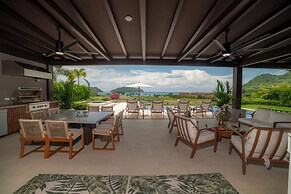 Casa Ohana 5 Bdrs Ocean View in Los Suenos