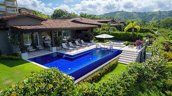 Casa Ohana 5 Bdrs Ocean View in Los Suenos