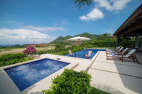 Casa Ohana 5 Bdrs Ocean View in Los Suenos